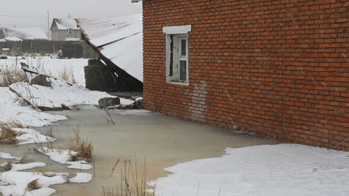 16 айлын гэр, хашаа, байшин халиа тошинд автаж, зарим айл нүүхээс өөр аргагүй болоод байна